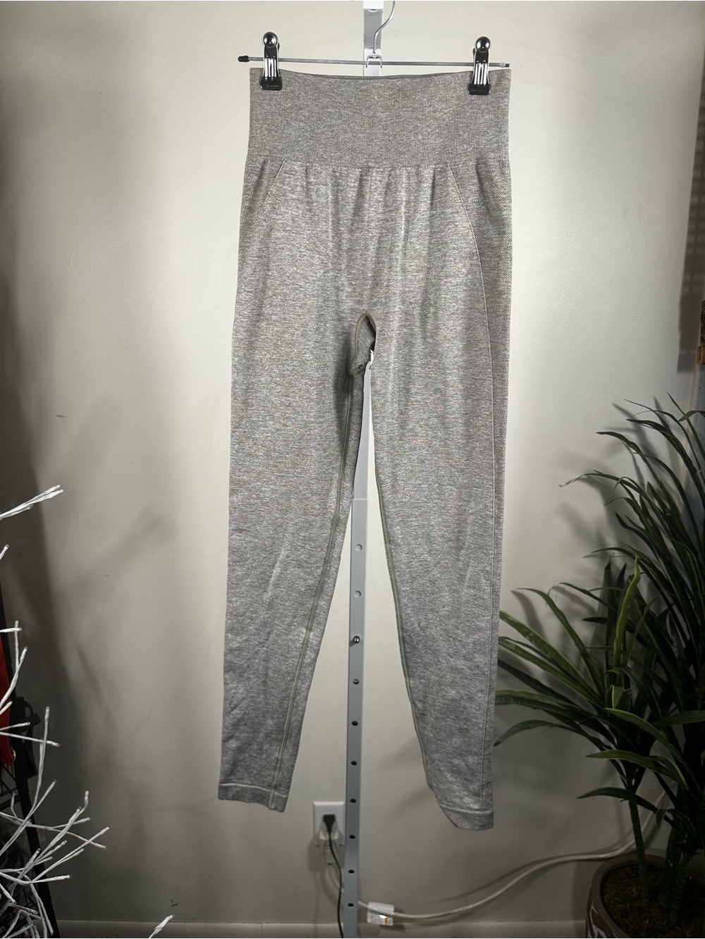 L34. Gymshark High-Waist Grey Leggings Xs